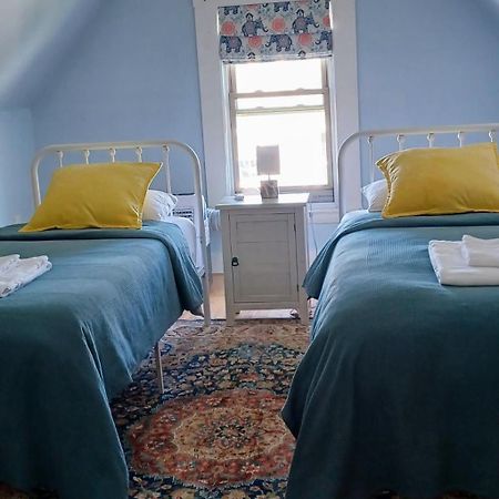 Guest Suite In Historical District Gloucester Exterior photo